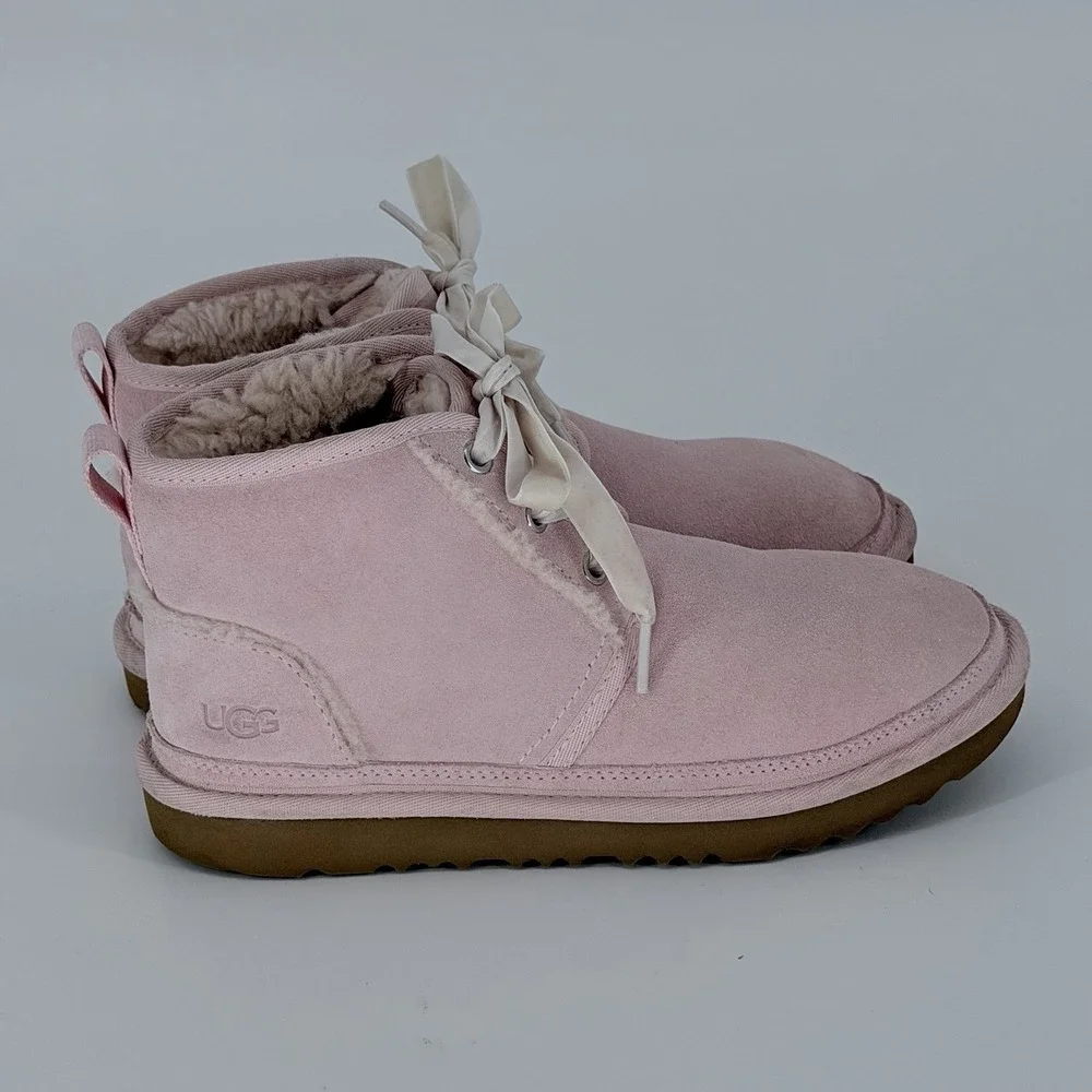 UGG Neumel II Spill Seam Boots Girls Size 5 Light Pink Suede